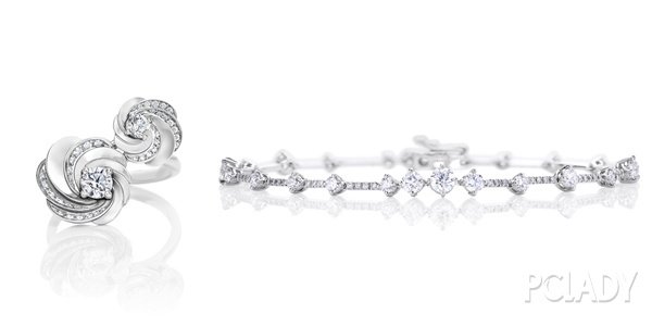 別光看衣服 歡樂頌的配飾逼格也很高