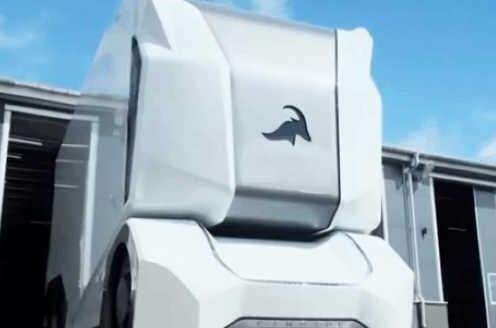 遥控货车 无人驾驶新方向 货车中的战斗机