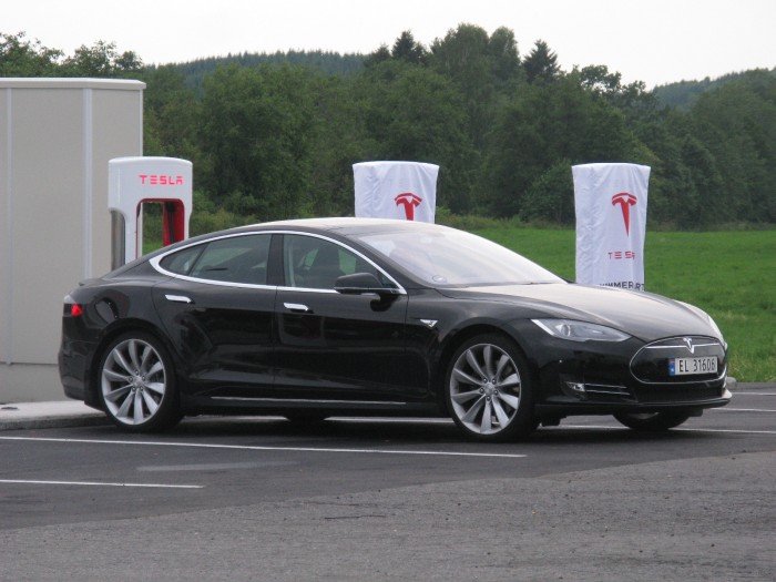 Norway_Tesla_Model_S_black.jpg