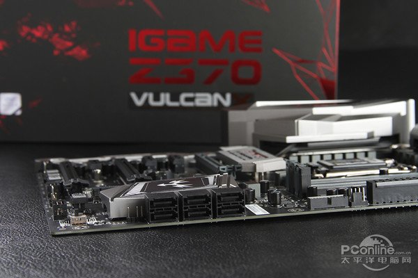 七彩虹 iGame Z370 Vulcan X