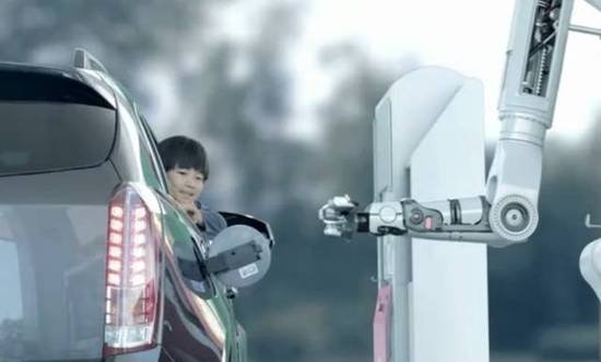 黑科技！明年重慶部分加油站將采用機(jī)器人加油，更方便的是......