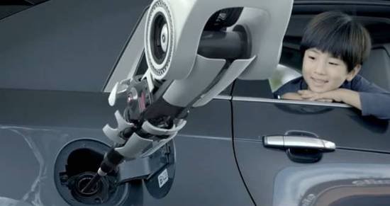 黑科技！明年重慶部分加油站將采用機(jī)器人加油，更方便的是......