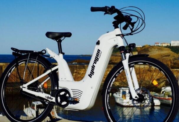 充电仅需2分钟 世界首款氢能源电动自行车上路