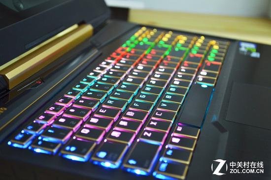 机械革命X7Ti-S的机械键盘与普通笔记本键盘看不出来区别