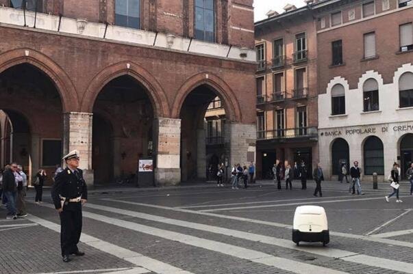 意大利自主送货机器人YAPE已完成阶段道路测试
