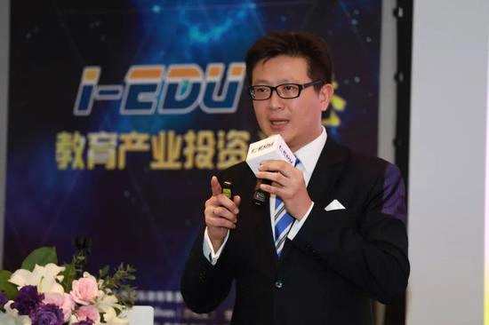 香港交易所上市發(fā)行服務(wù)部高級副總裁鐘創(chuàng)新