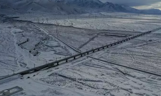 敦煌鐵路開通，敦煌鐵路大柴旦站的鐵路橋