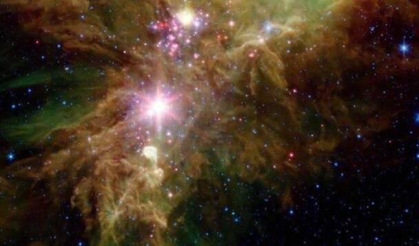 NASA發(fā)現(xiàn)雪花群