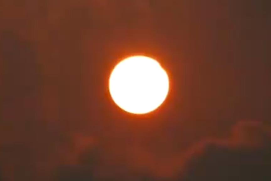 金環(huán)日食圖片.jpg 金環(huán)日食圖片.jpg