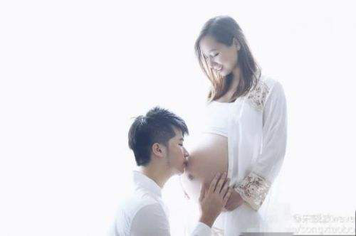 陈小春老婆怀孕