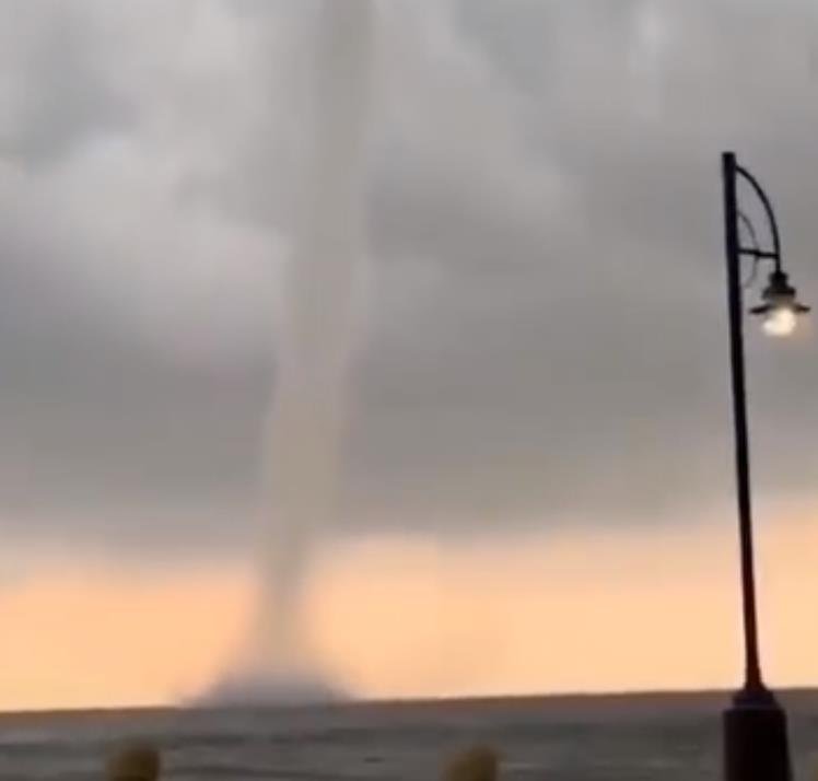 連云港龍吸水.jpg 連云港龍吸水.jpg