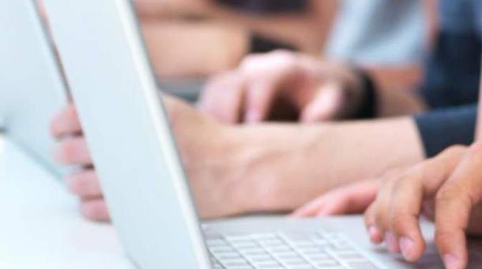 約2成網(wǎng)民月收入在1000元及以下 .jpg 約2成網(wǎng)民月收入在1000元及以下 .jpg