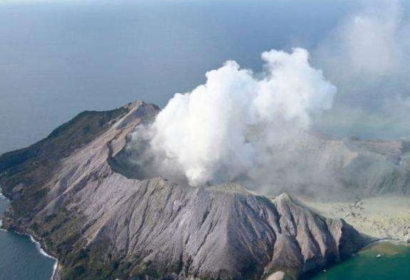 火山喷发.png