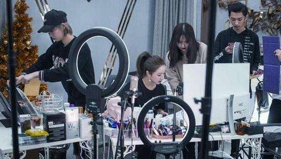 一年賺50億？薇婭：沒那么多  .jpg