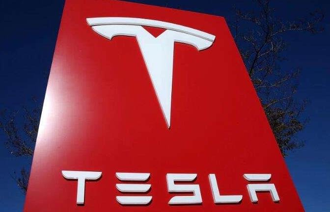 特斯拉市值首破5000億美元 .jpg