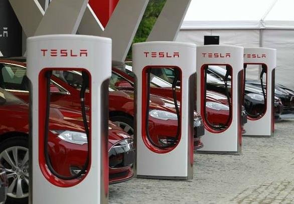 特斯拉擬明年生產(chǎn)充電樁.jpg