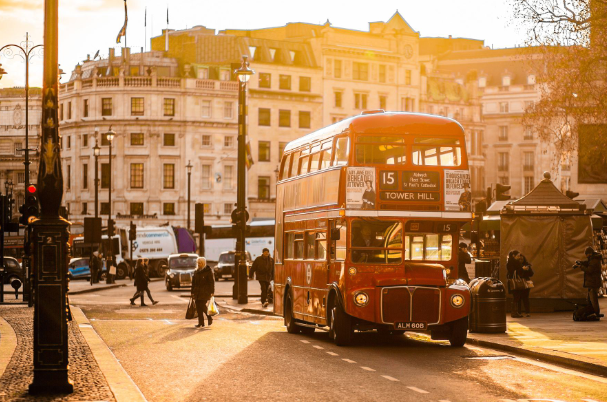 英國公交車.png 英國公交車.png