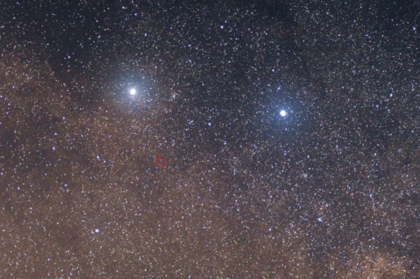 Proxima Centauri C在恒星风方面经历了类似于地球的条件