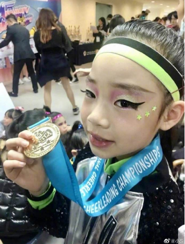 小S小女儿舞蹈比赛拿金牌