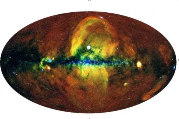 两个奇怪的X射线能量斑点从银河系中心旋转出来