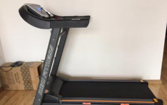 黑色橙色跑步機(jī).png 黑色橙色跑步機(jī).png