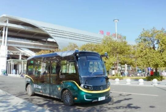 深圳無(wú)人駕駛公交.jpg 深圳無(wú)人駕駛公交.jpg