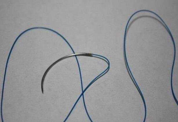 不可吸收线:即不能够被组织吸收的缝合线,所以缝合后需要拆线.