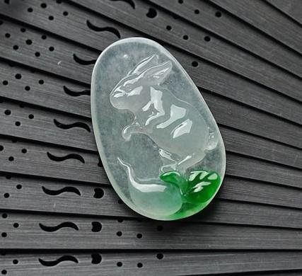 如何挑選好的翡翠