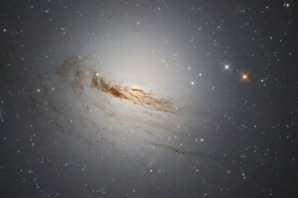 濒死的星系NGC1947.png