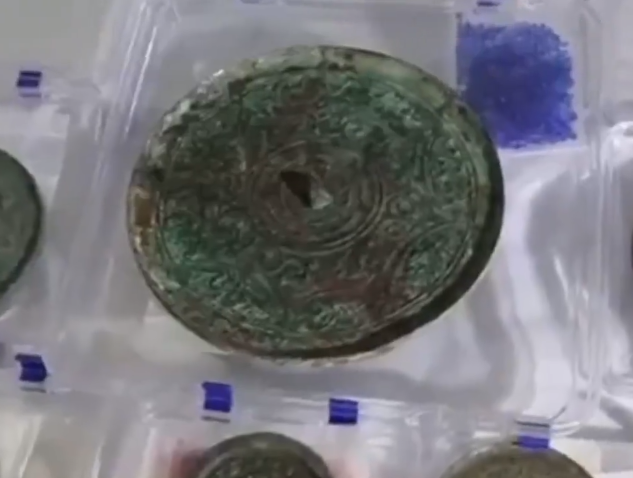 銅鏡.png 銅鏡.png