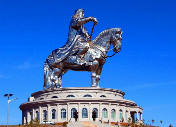 蒙古国首都是哪个城市，蒙古国的经济以什么为主