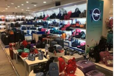 箱包品牌折扣店1.jpg 箱包品牌折扣店1.jpg