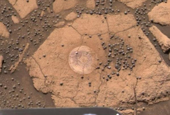 火星上类似蘑菇的结构.jpg