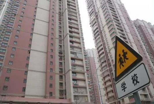 多地政策頻出 學(xué)區(qū)房降溫了嗎.jpg 多地政策頻出 學(xué)區(qū)房降溫了嗎.jpg