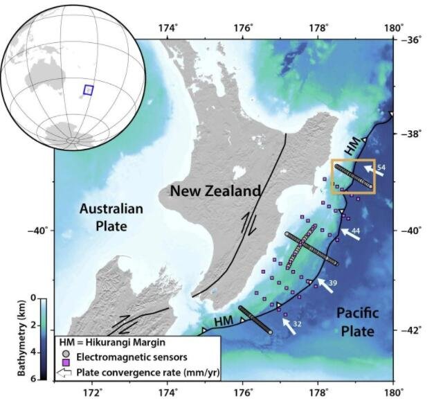 Hikurangi 俯冲带地图和部署电磁接收器以收集数据的位置.jpg