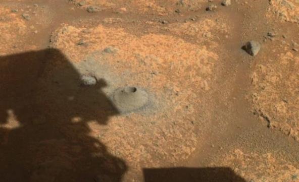 NASA第一次尝试用毅力号火星车收集火星样本，结果一无所获.jpg