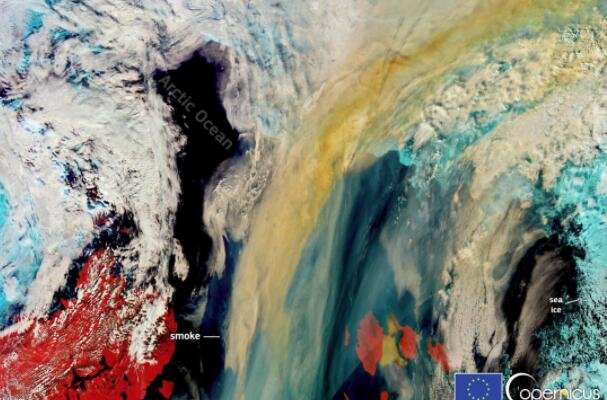 西伯利亚破纪录的野火产生的浓烟向北极蔓延.jpg