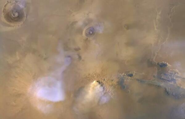 科学家发现 即使是小规模的火星沙尘暴也会使这颗红色星球干涸！.jpg