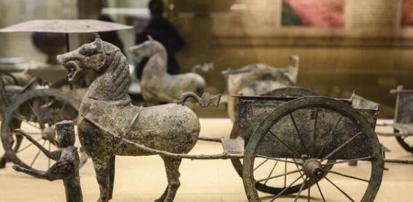 古代马车，为什么古代流行两轮马车？