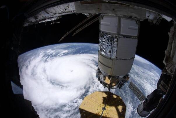 美国国家航空航天局装配设施继续进行飓风艾达恢复评估.jpg