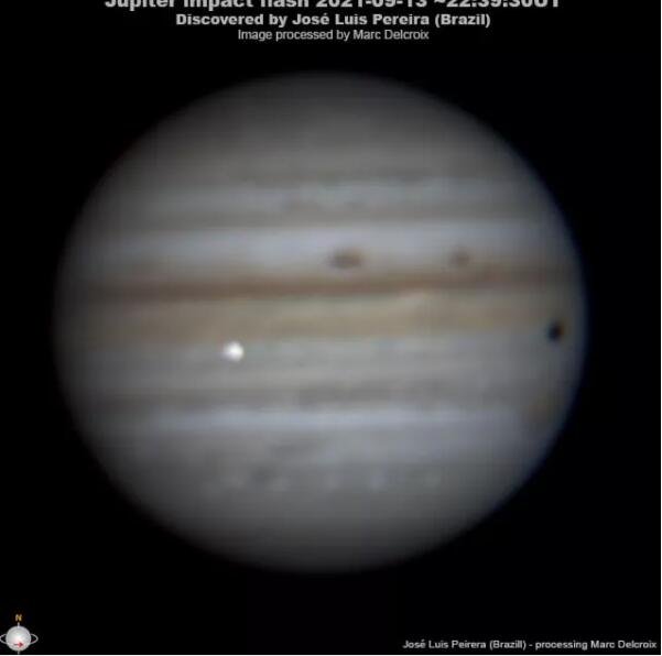 木星刚刚被一块太空岩石撞击，一位业余天文学家用相机拍下了它.jpg
