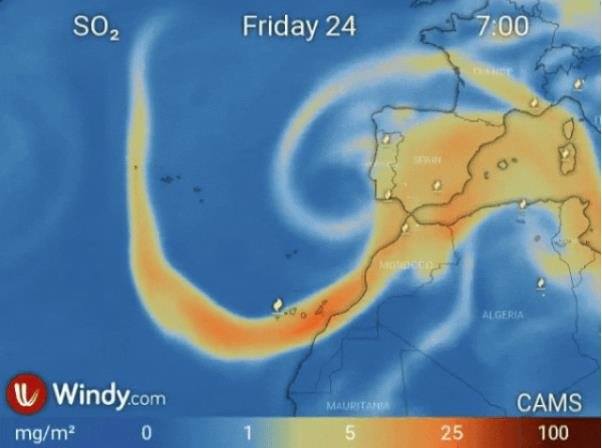 拉帕尔马火山喷发产生的二氧化硫将在本周末到达法国中部.jpg