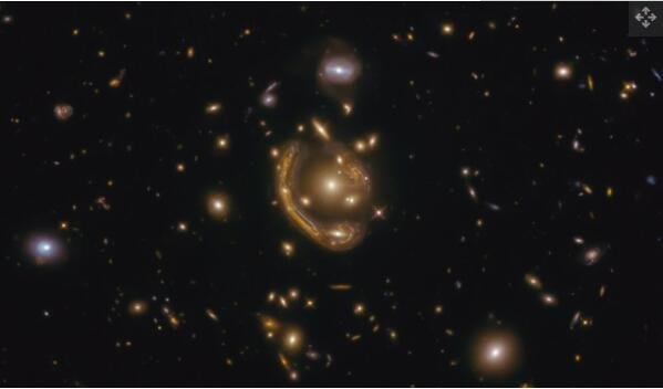 科学家在哈勃望远镜的惊人图像中精确定位了“熔融环”的年龄.jpg