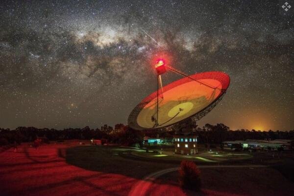 澳大利亚的 Parkes Murriyang 射电望远镜于 2019 年 4 月接收到了这个奇怪的信号.jpg