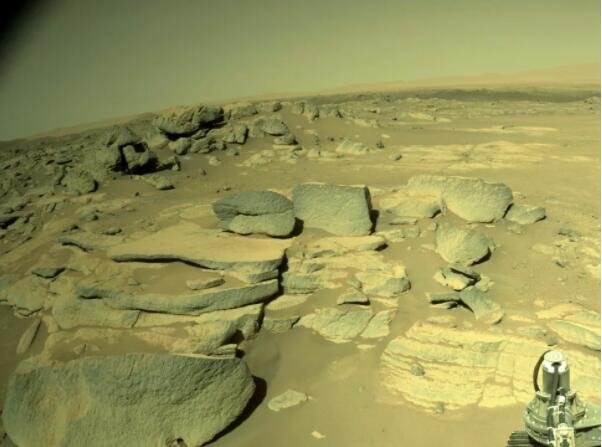 毅力号火星车在通讯中断后首次拍摄火星照片.jpg