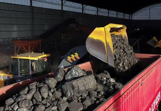 內蒙古全力保供全國用煤.jpg 內蒙古全力保供全國用煤.jpg