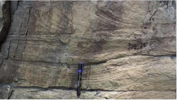 这张特写照片展示了印度辛格布姆克拉通的古老沉积岩.jpg