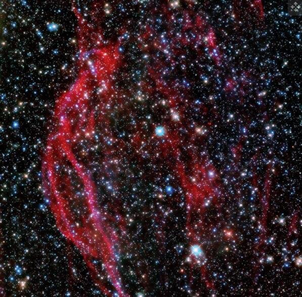 DEM L249 的完整视图。位于大麦哲伦星云中的 DEM L249 被认为是 1a 型超新星的残余，或者说是一颗白矮星的死亡.jpg