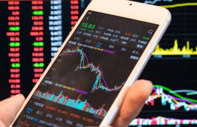 手機(jī)買股票.jpg 手機(jī)買股票.jpg