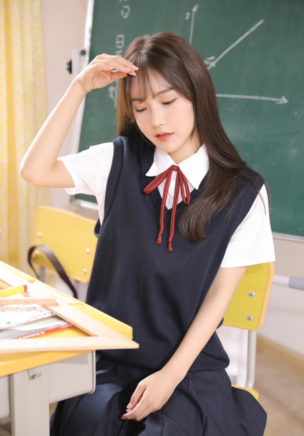 清纯美女学生妹jk制服教室图片